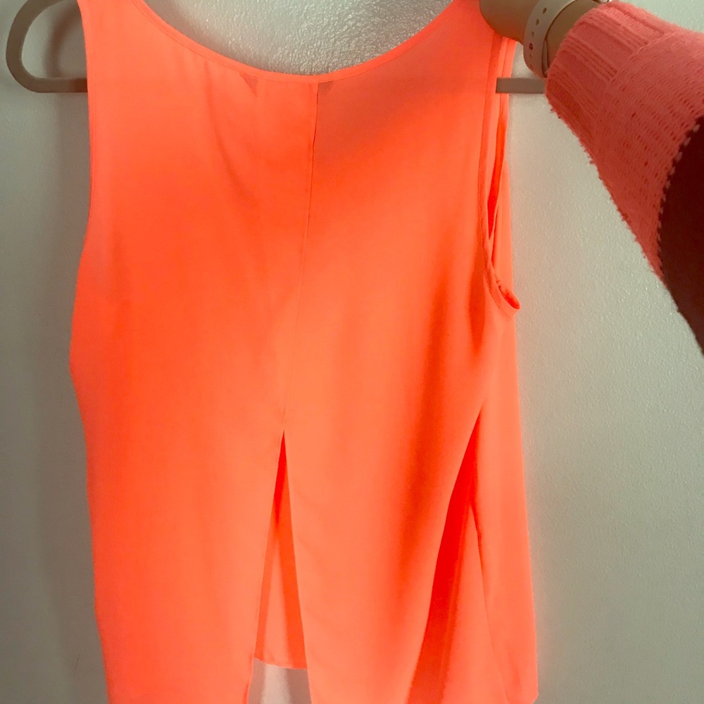 Express split back top.